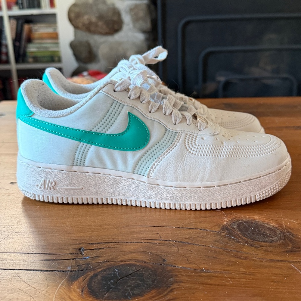 Nike Air Force 1 - Aqua Swoosh